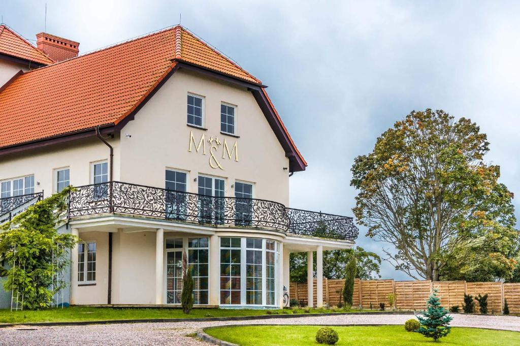 Mazury noclegi nad jeziorem z wyżywieniem i basenem, Apartamenty M&M