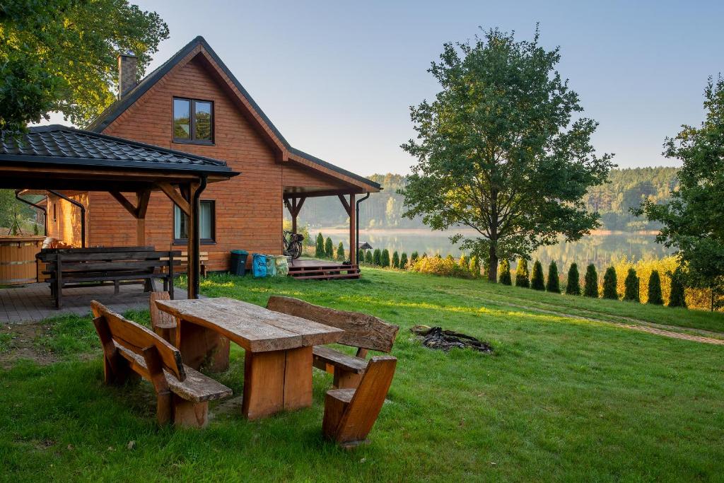 Domki nad jeziorem Kaszuby