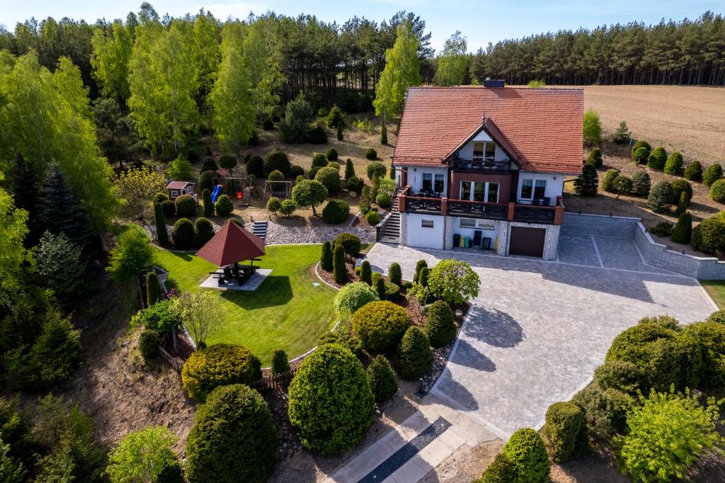 Domki na odludziu z jacuzzi, Dom na wzgórzu, Lipnica
