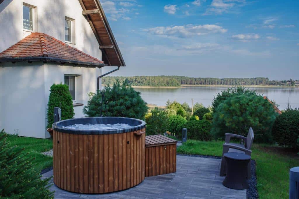 Domki na odludziu z jacuzzi, Dom na wzgórzu, Lipnica