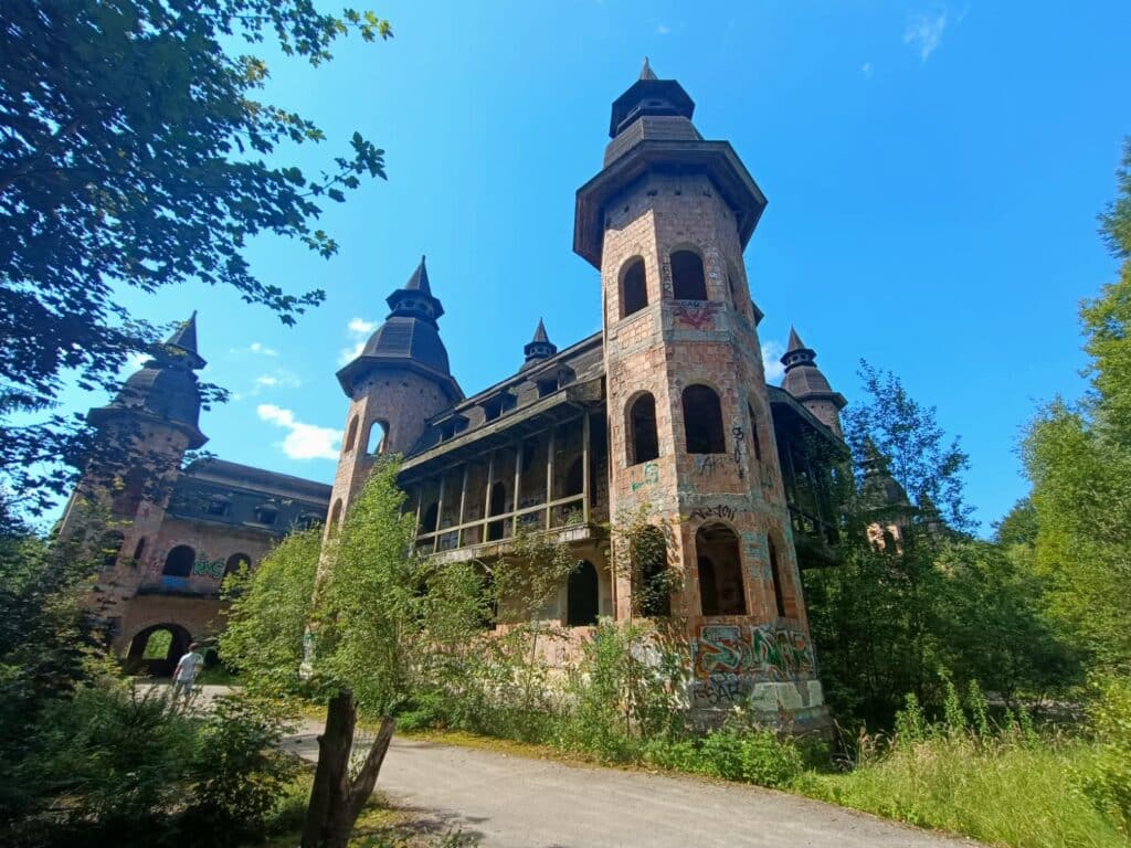 Szwajcaria Kaszubska, Zamek w Łapalicach