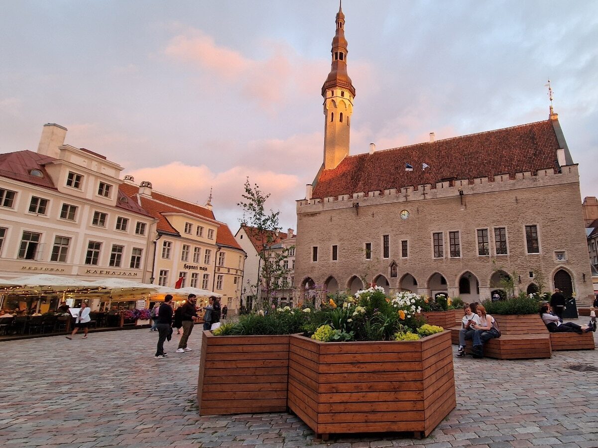 Estonia_Tallin_Plac Ratuszowy1